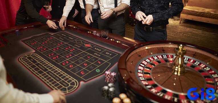 Người chơi roulette sử dụng chiến thuật Paroli: tăng cược khi thắng và giảm khi thua để tận dụng chuỗi thắng