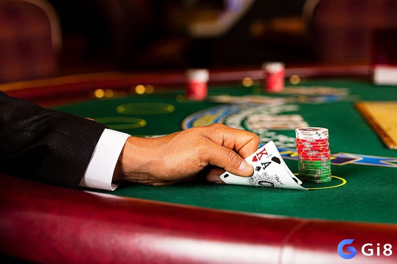 Với bài mềm trong Blackjack, sự linh hoạt của quân Át mang lại cơ hội tránh bù và tối ưu điểm số