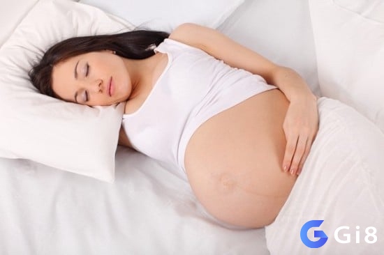 Phụ nữ mơ thấy mang thai thường được xem là tín hiệu may mắn, cho thấy cơ hội mới và những thành tựu sắp xuất hiện trong công việc, học tập hoặc các dự án cá nhân