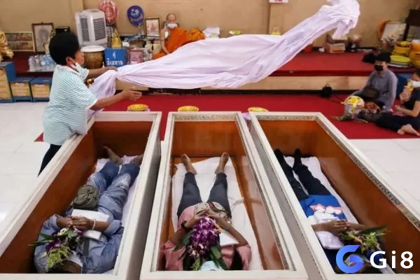 Giấc mơ thấy trẻ em chết nằm trong quan tài thể hiện cho một giai đoạn khó khăn của bạn